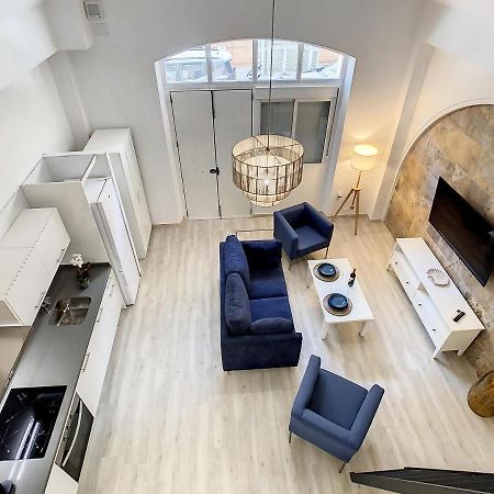 Apartcity Triana Sevilla Bagian luar foto