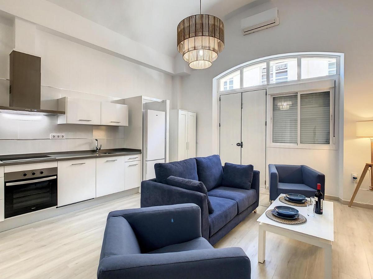 Apartcity Triana Sevilla Bagian luar foto