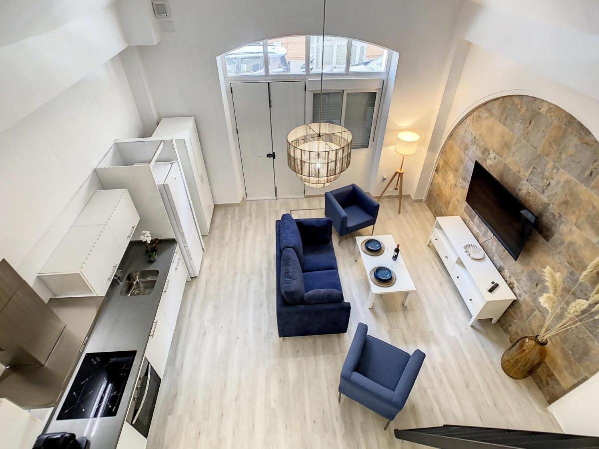 Apartcity Triana Sevilla Bagian luar foto
